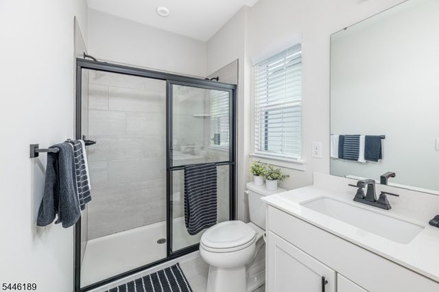 6 Saw Mill Cir, Hackettstown Town, NJ 07840