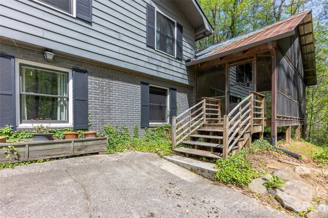 138 Stillwagon Lane, Cedar Mountain, NC 28718