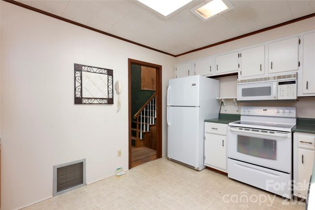 138 Stillwagon Lane, Cedar Mountain, NC 28718