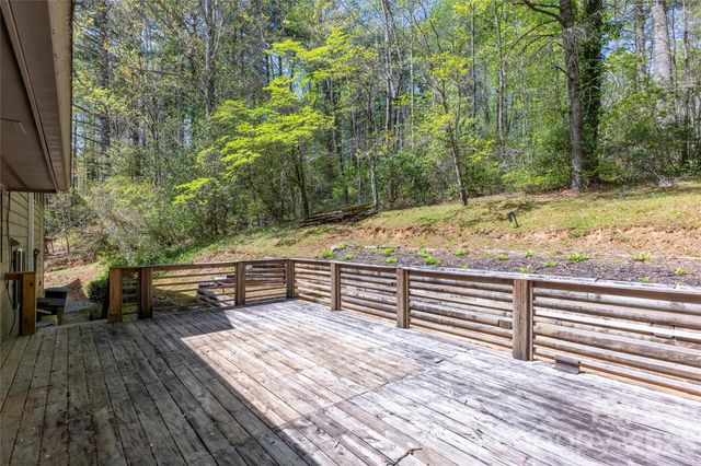 138 Stillwagon Lane, Cedar Mountain, NC 28718