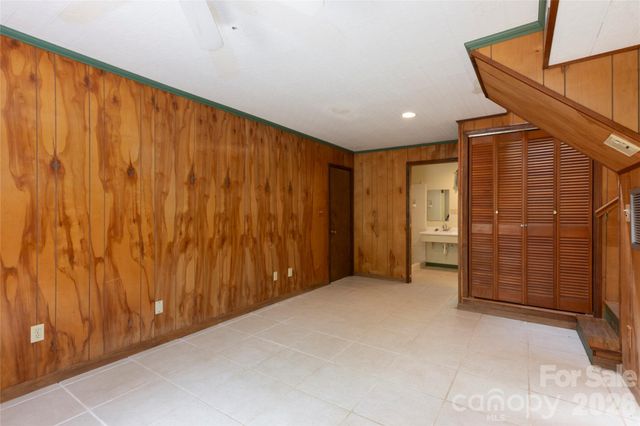 138 Stillwagon Lane, Cedar Mountain, NC 28718
