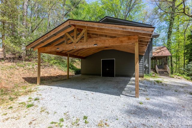 138 Stillwagon Lane, Cedar Mountain, NC 28718