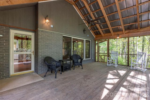 138 Stillwagon Lane, Cedar Mountain, NC 28718