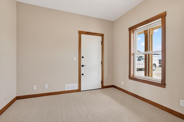 L3B2 Miller Pl NW, Rochester, MN 55901