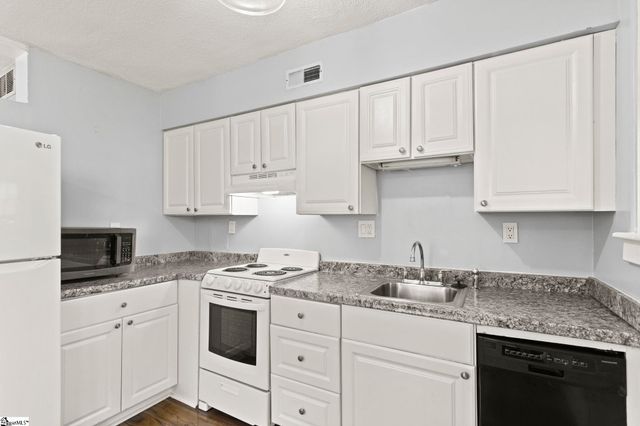 11 Faris Circle, Greenville, SC 29605