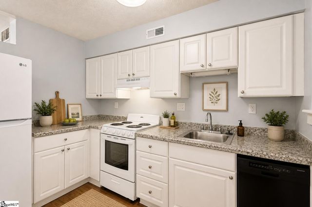 11 Faris Circle, Greenville, SC 29605