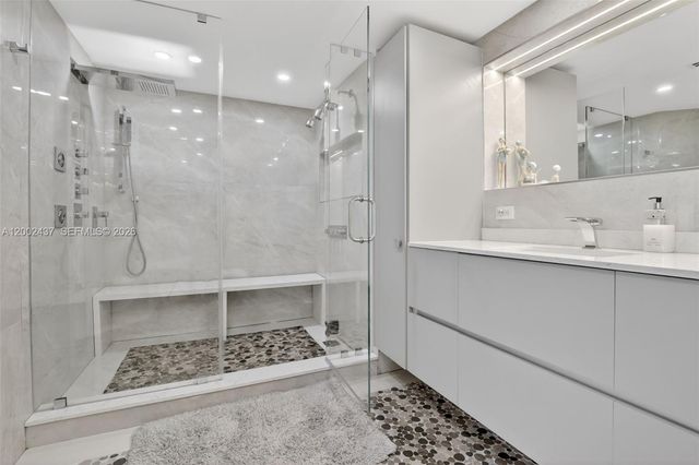 3000 Island Boulevard 2404, Aventura, FL 33160