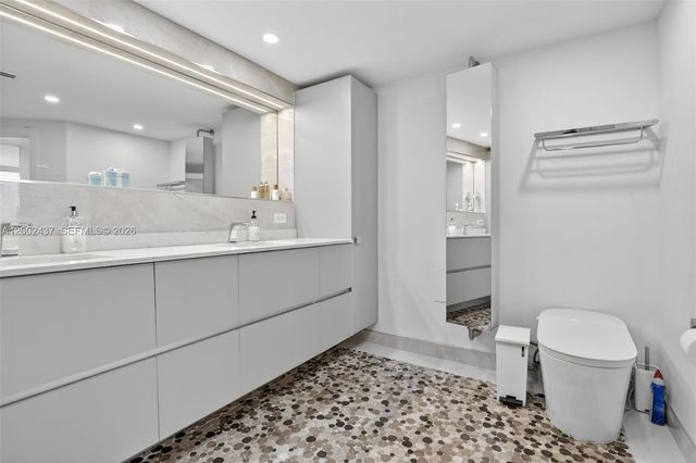 3000 Island Boulevard 2404, Aventura, FL 33160