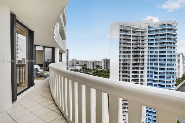 3000 Island Boulevard 2404, Aventura, FL 33160