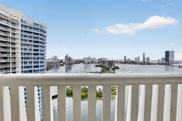 3000 Island Boulevard 2404, Aventura, FL 33160