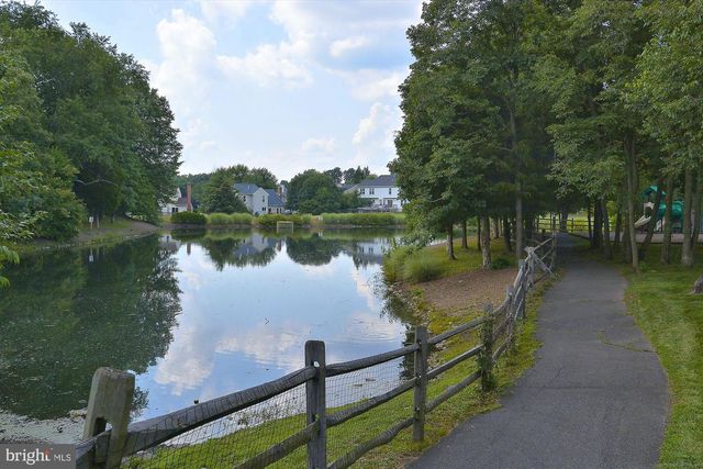 10227 MAGNOLIA GROVE DR, Manassas, VA 20110