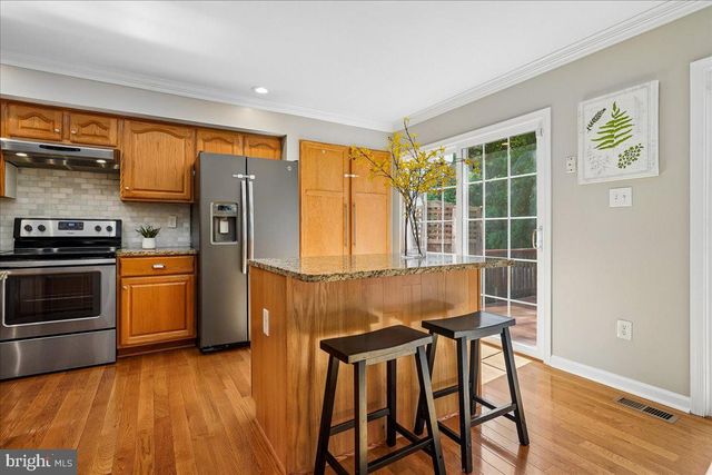 10227 MAGNOLIA GROVE DR, Manassas, VA 20110