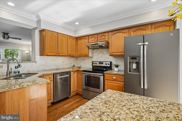 10227 MAGNOLIA GROVE DR, Manassas, VA 20110