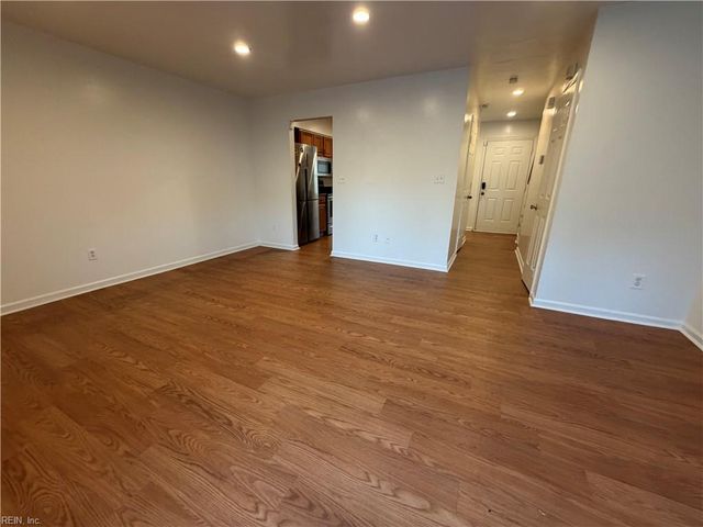 1046 Commonwealth PL, Virginia Beach, VA 23464