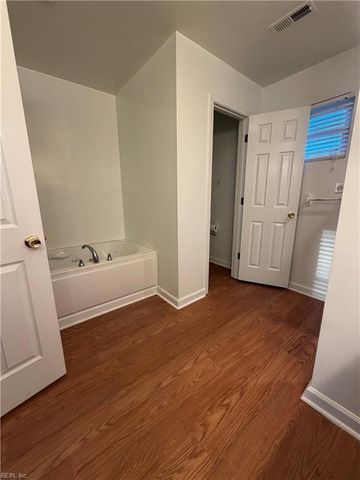 1046 Commonwealth PL, Virginia Beach, VA 23464