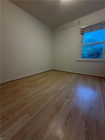 1046 Commonwealth PL, Virginia Beach, VA 23464