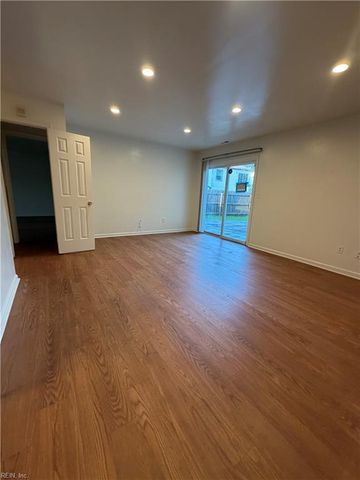 1046 Commonwealth PL, Virginia Beach, VA 23464