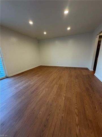 1046 Commonwealth PL, Virginia Beach, VA 23464