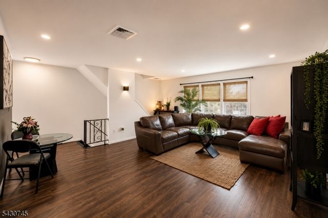 450 Edmund Ave 8, Paterson City, NJ 07502