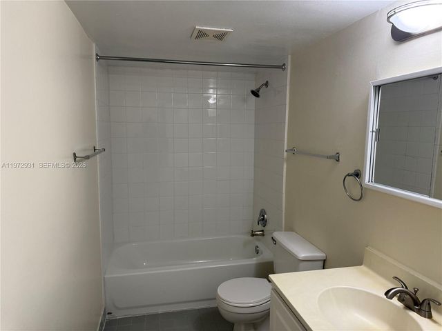 915 NW 1st Ave LH0224, Miami, FL 33136