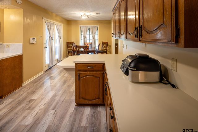 7538 Valley View Dr, Frankston, TX 75763