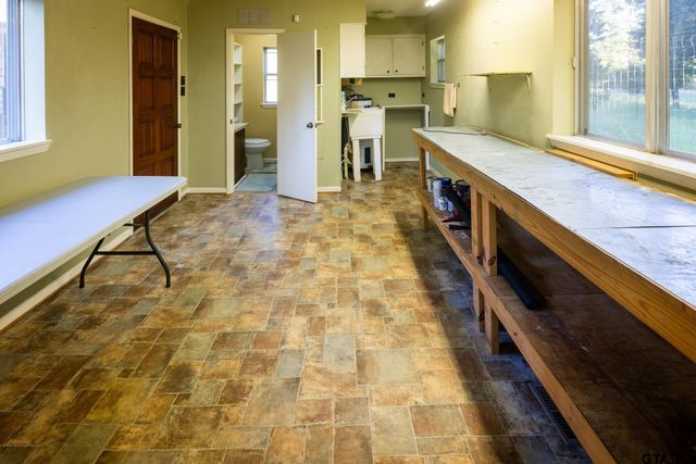 7538 Valley View Dr, Frankston, TX 75763