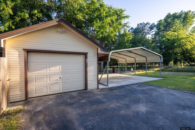 7538 Valley View Dr, Frankston, TX 75763