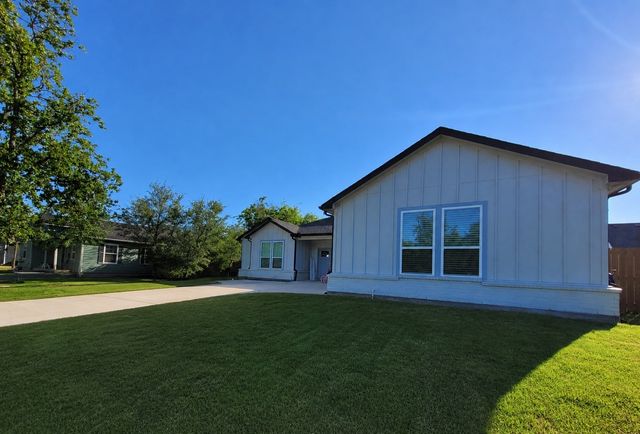 5622 Mesa Loop, Granbury, TX 76048