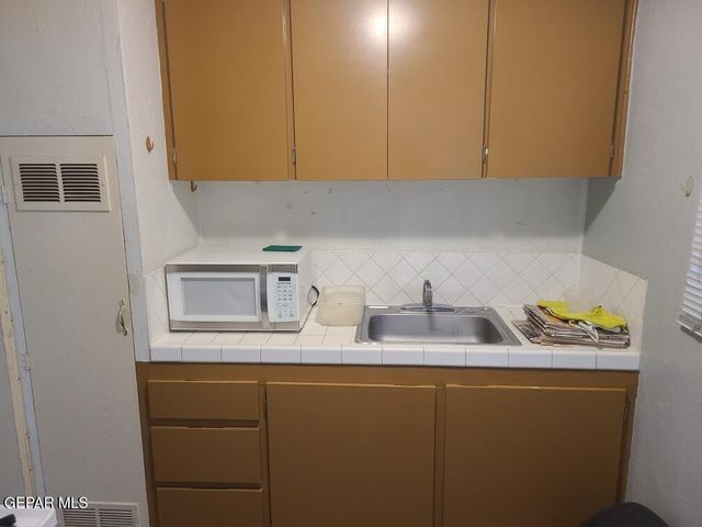 701 W Yandell Drive 4, El Paso, TX 79902