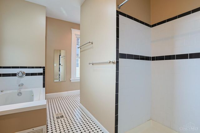 2214 Monroe Avenue, Norwood, OH 45212