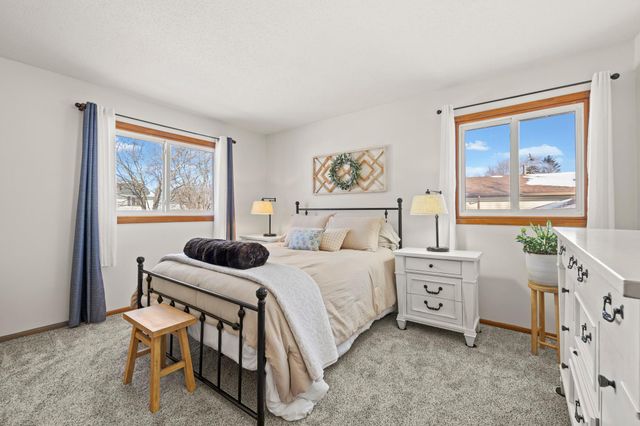 13713 James Avenue S, Burnsville, MN 55337