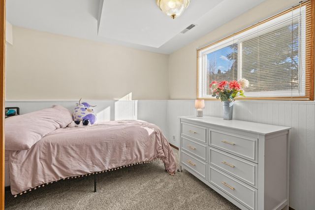 13713 James Avenue S, Burnsville, MN 55337