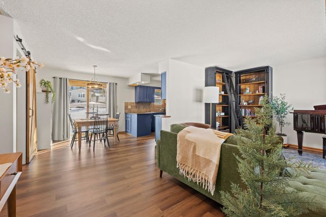 13713 James Avenue S, Burnsville, MN 55337