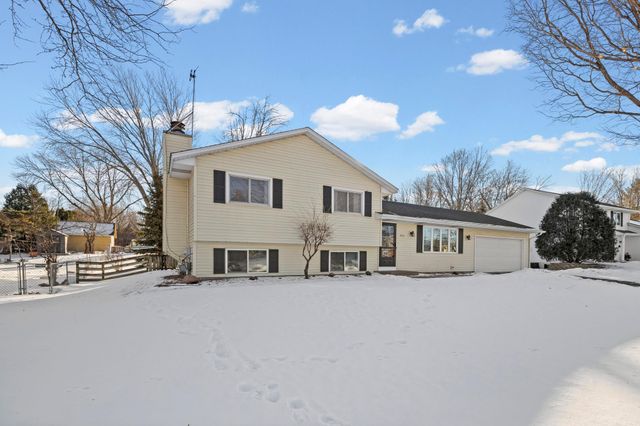 13713 James Avenue S, Burnsville, MN 55337