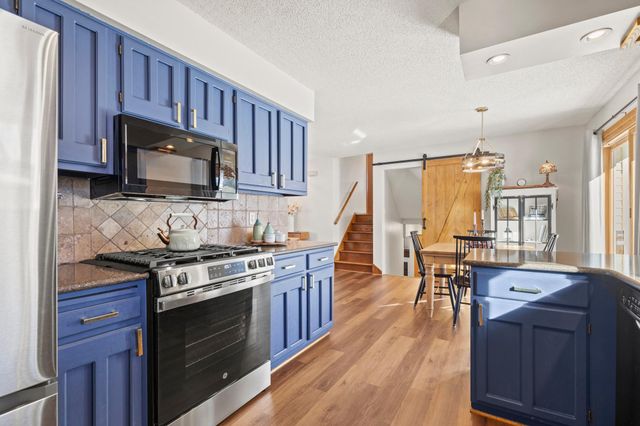 13713 James Avenue S, Burnsville, MN 55337