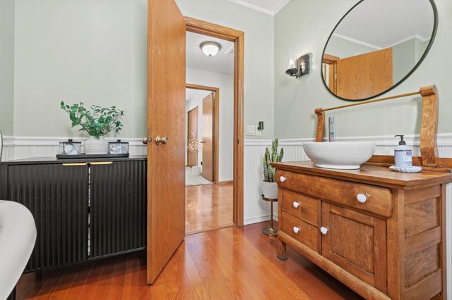 13713 James Avenue S, Burnsville, MN 55337