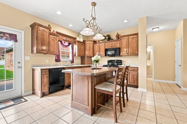 227 Jones Mill Rd, La Vergne, TN 37086