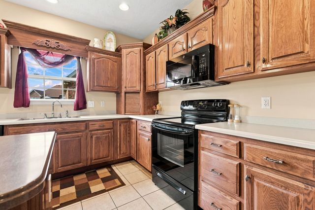 227 Jones Mill Rd, La Vergne, TN 37086