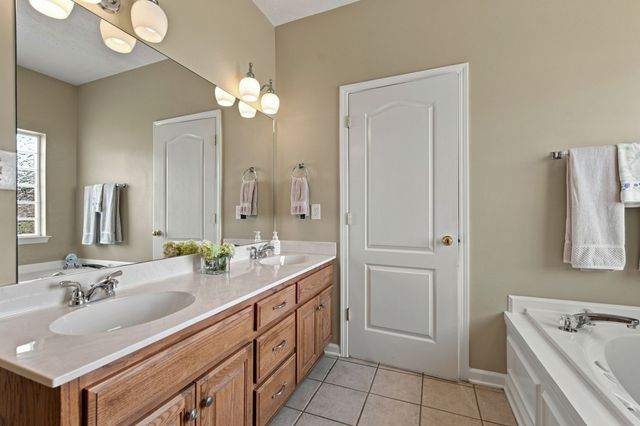 227 Jones Mill Rd, La Vergne, TN 37086