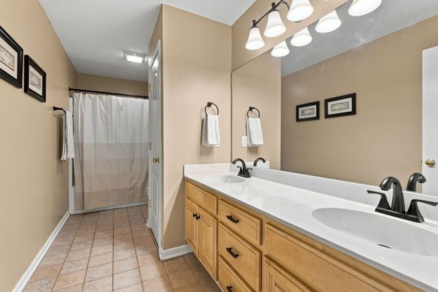 227 Jones Mill Rd, La Vergne, TN 37086