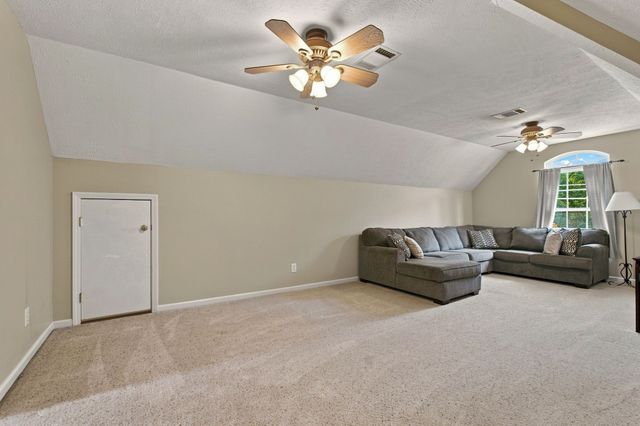 227 Jones Mill Rd, La Vergne, TN 37086