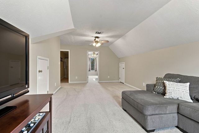 227 Jones Mill Rd, La Vergne, TN 37086