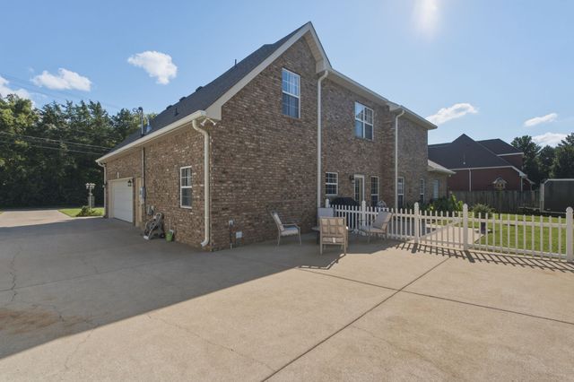 227 Jones Mill Rd, La Vergne, TN 37086