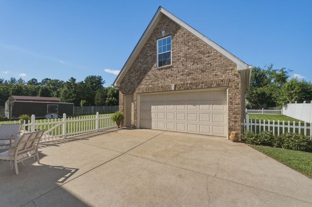 227 Jones Mill Rd, La Vergne, TN 37086
