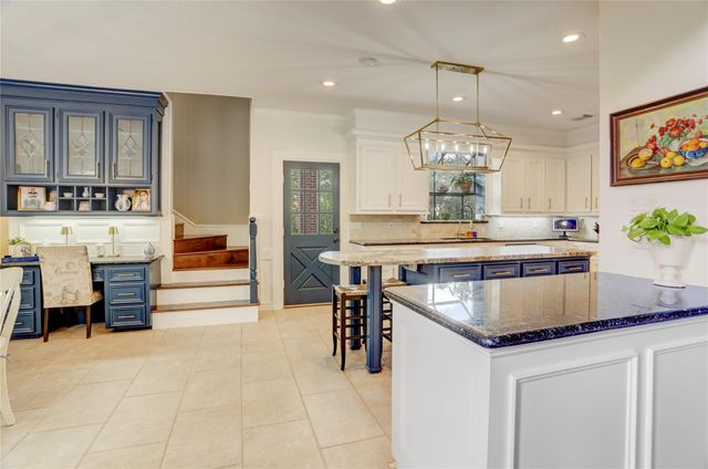 62 Pipers Walk, Sugar Land, TX 77479
