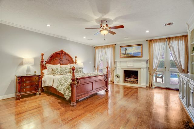 62 Pipers Walk, Sugar Land, TX 77479