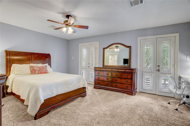 62 Pipers Walk, Sugar Land, TX 77479
