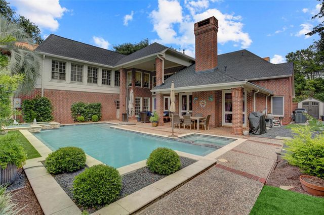 62 Pipers Walk, Sugar Land, TX 77479