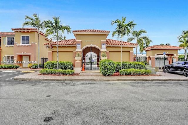 10679 SW 6th St 902, Pembroke Pines, FL 33025