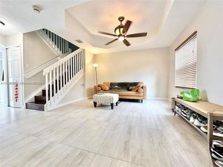 10679 SW 6th St 902, Pembroke Pines, FL 33025